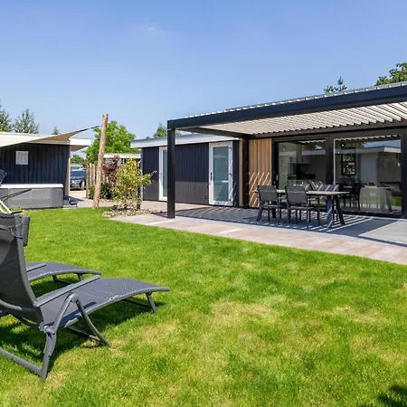 2 Bedroom Gorgeous In Holiday home *