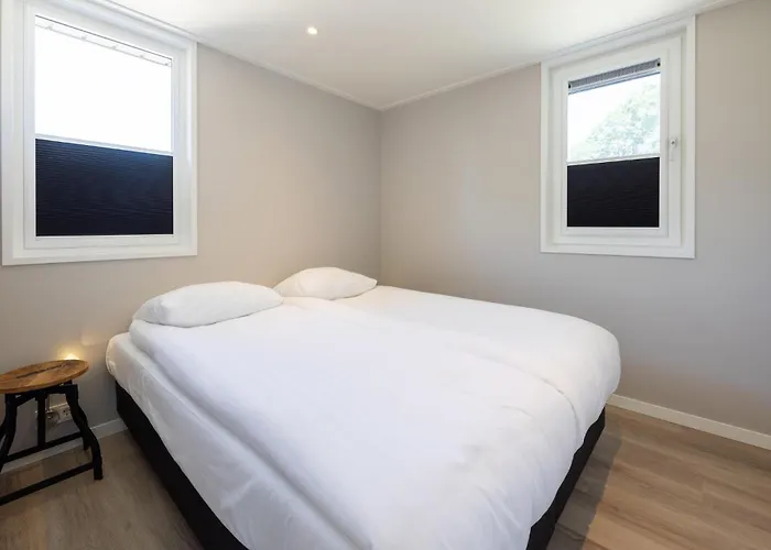 2 Bedroom Gorgeous In Hébergement de vacances *