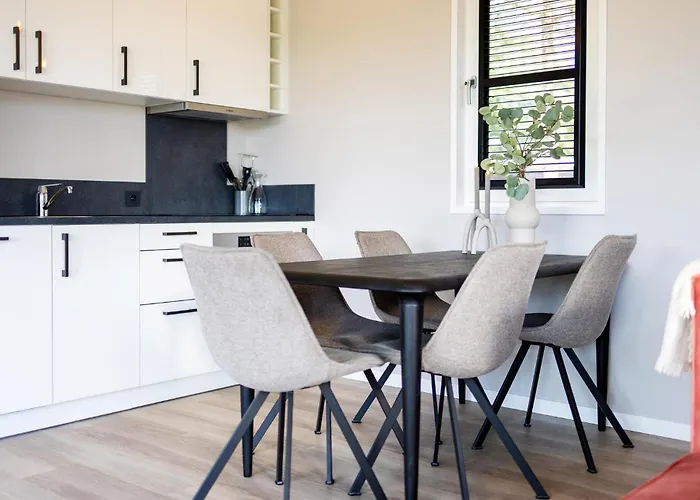 2 Bedroom Gorgeous In Voorthuizen