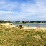2 Bedroom Gorgeous In Dom wakacyjny *